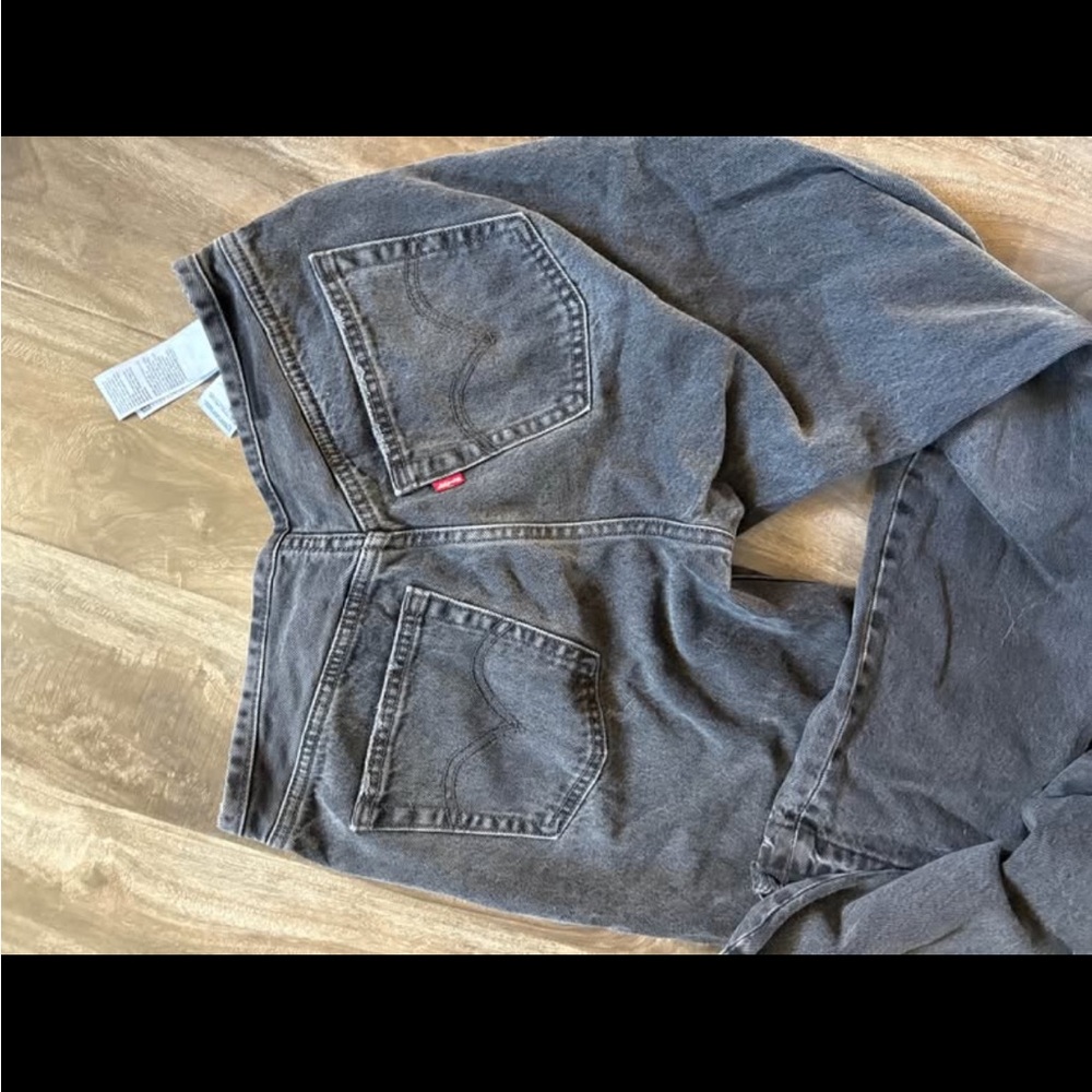 Levi's Women's Charcoal low rise jean